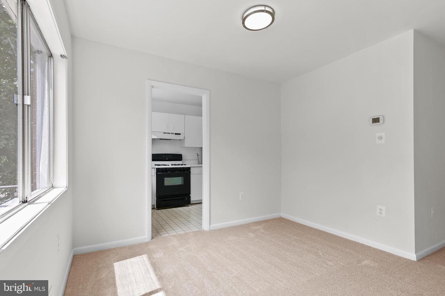 10626 Weymouth Street #204 photo 17