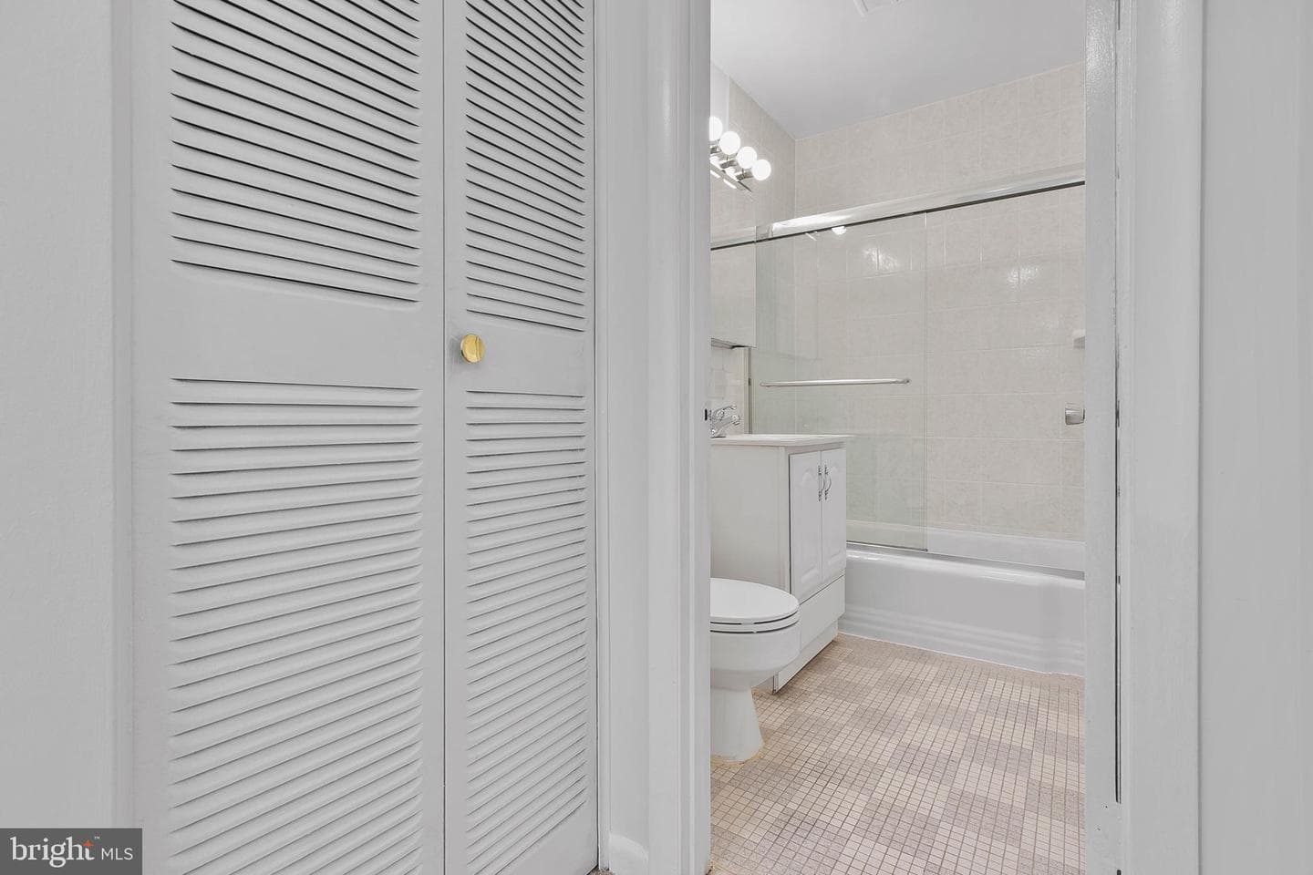 10626 Weymouth Street #204 photo 28