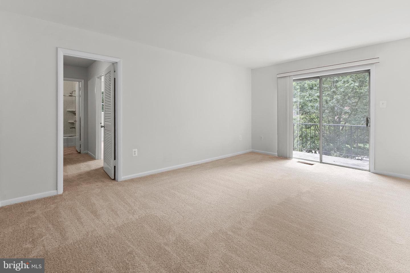 10626 Weymouth Street #204 photo 8