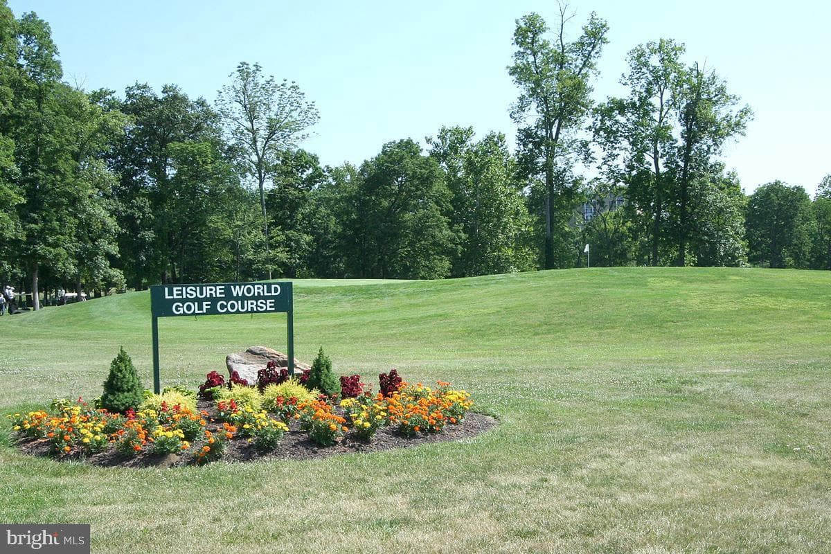 15107 Interlachen Drive #2-815 photo 31