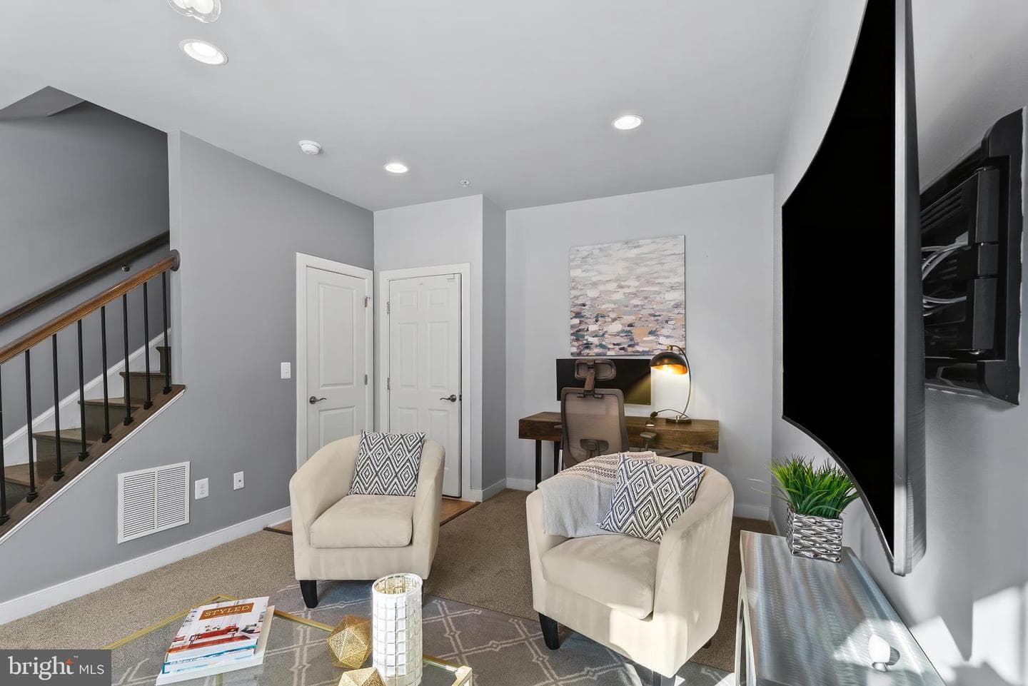 245 Kepler Drive photo 3