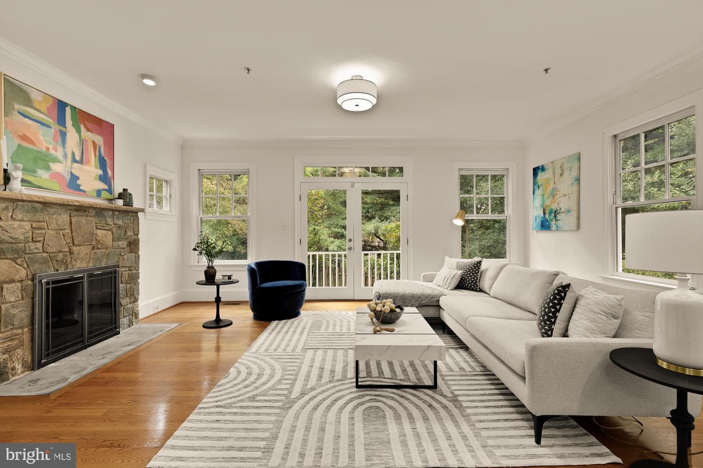 5301 McKinley Street photo 2