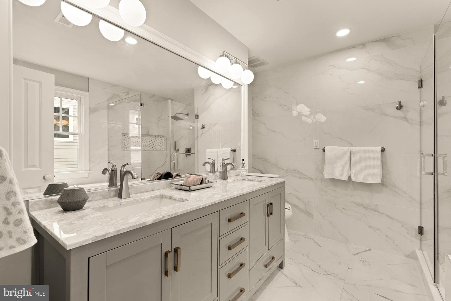 5301 McKinley Street photo 28