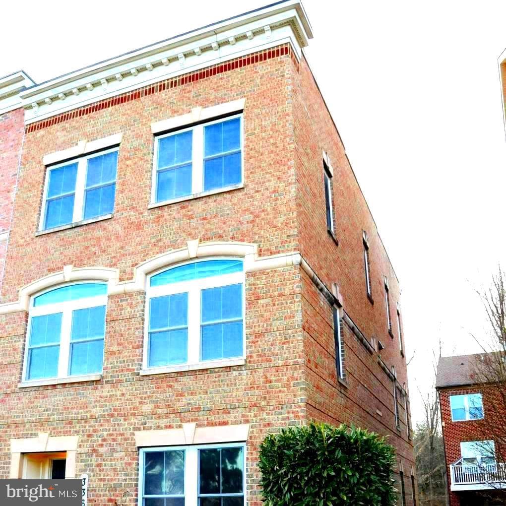 336 Grand Street photo 5