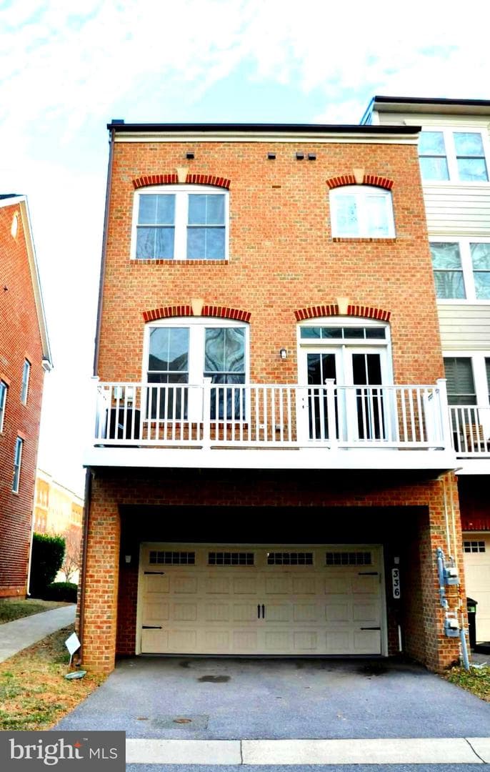 336 Grand Street photo 7