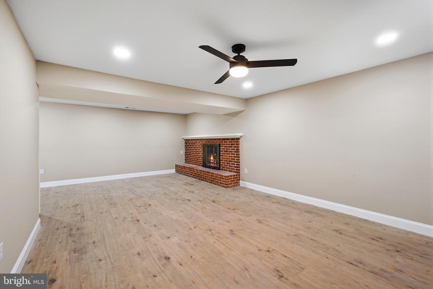 889 Diamond Drive photo 23
