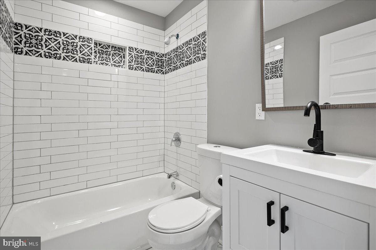 111 Sunnyside Road photo 32