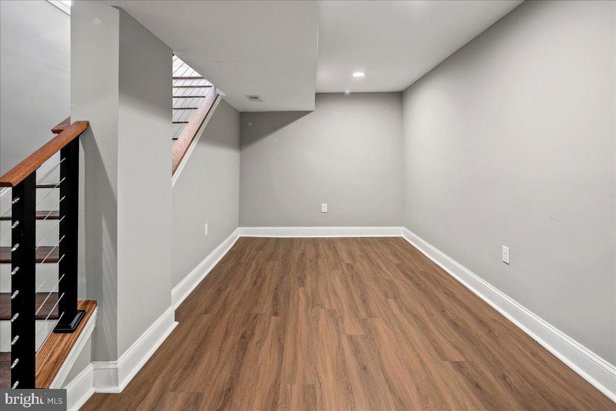 111 Sunnyside Road photo 35