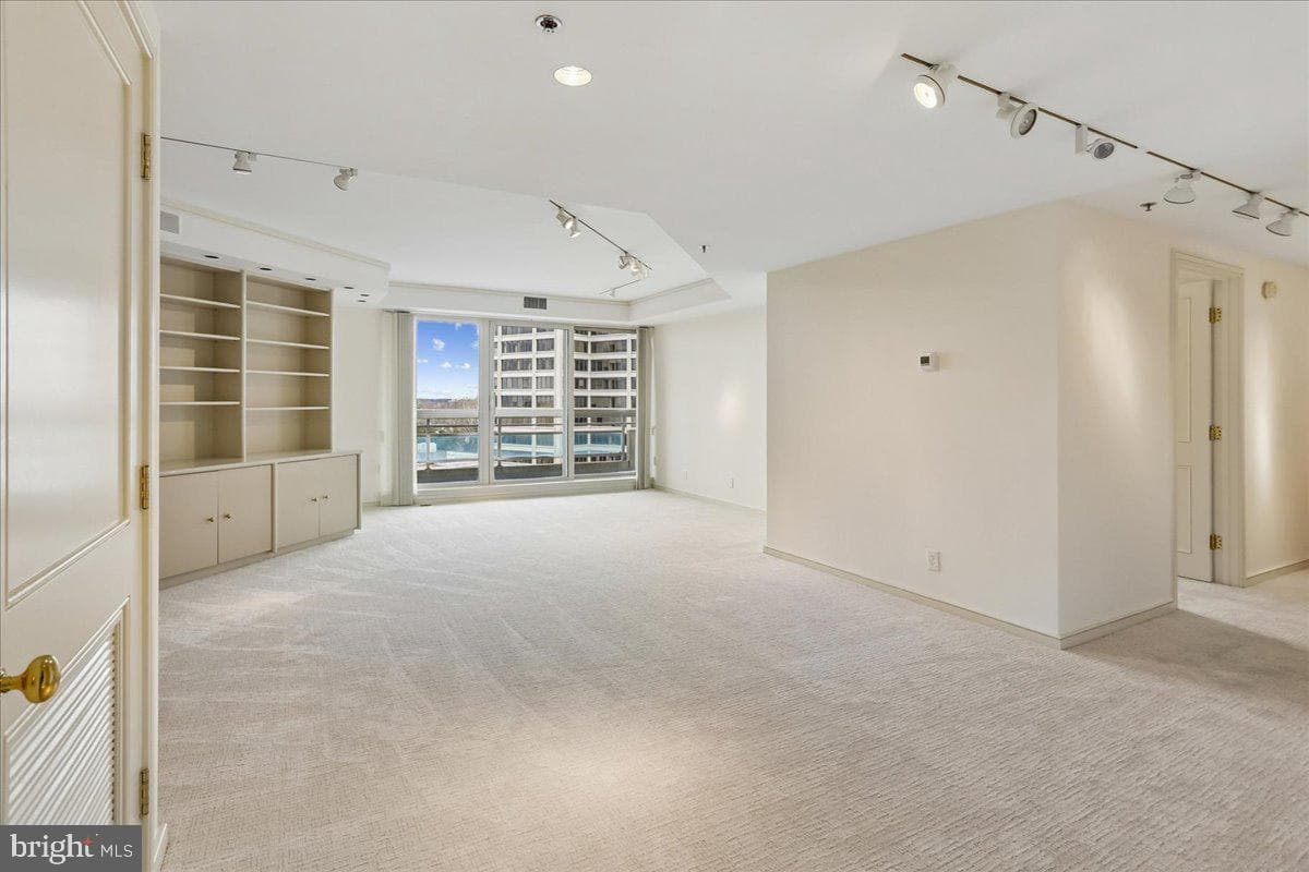 5600 Wisconsin Avenue #1303/1304 photo 38