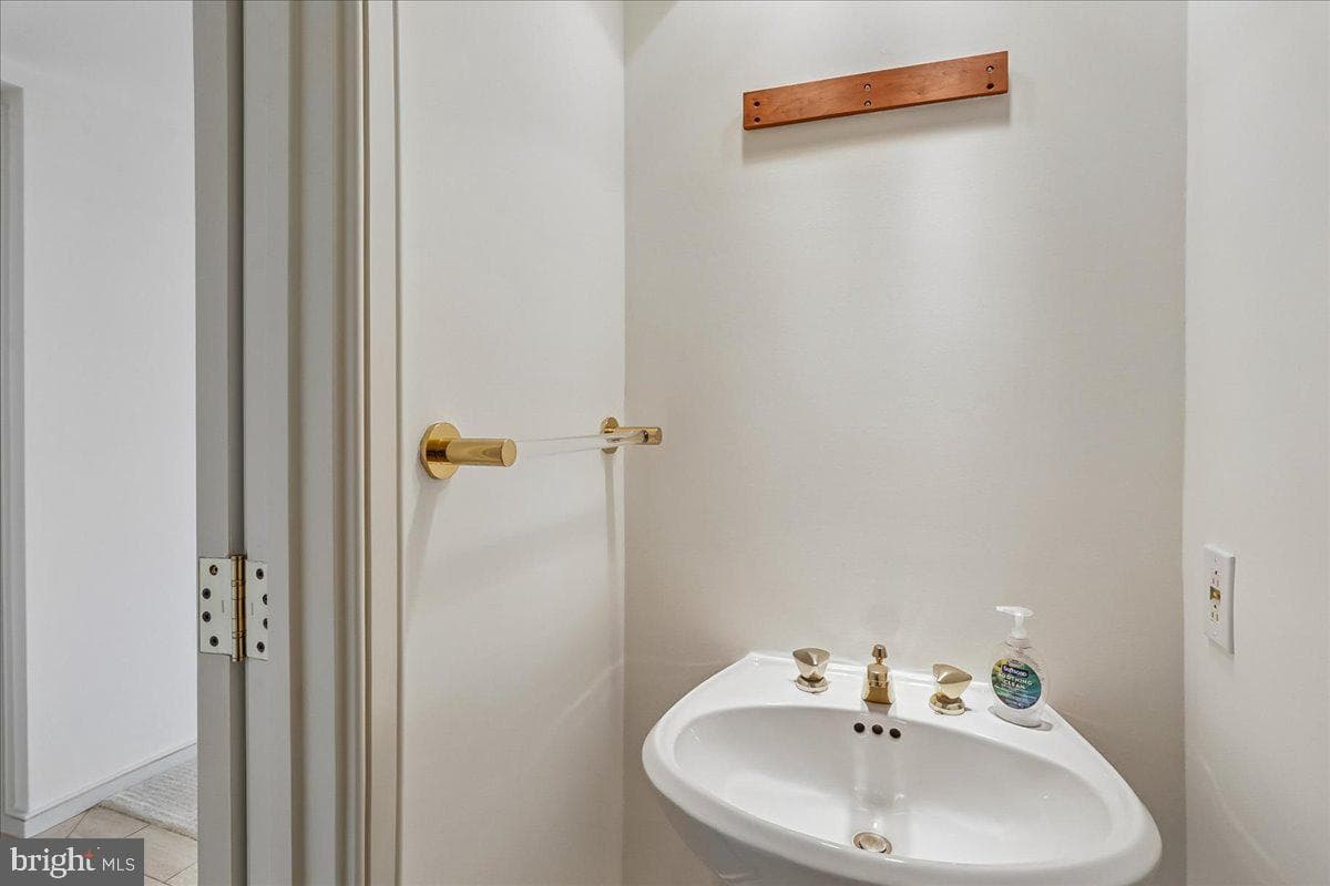 5600 Wisconsin Avenue #1303/1304 photo 42