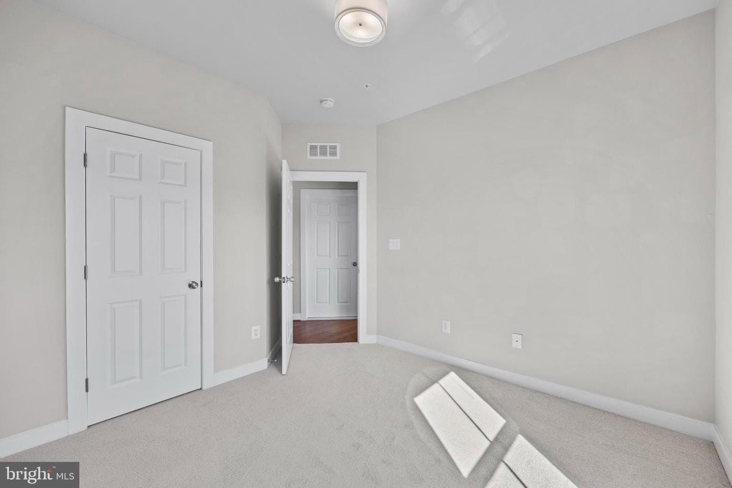14247 Travilah Road photo 50