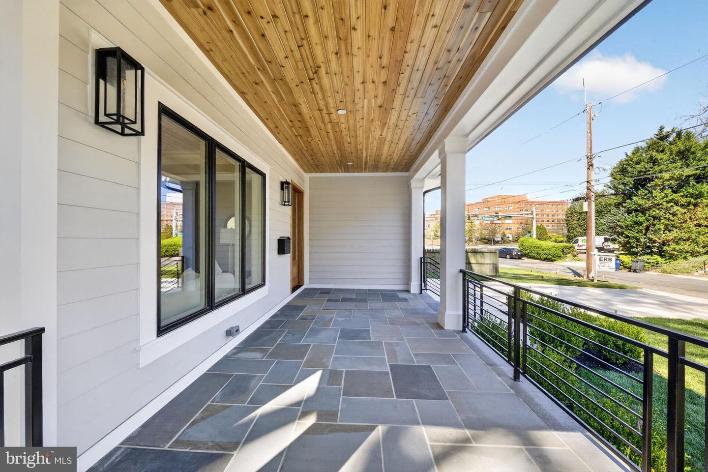5326 Mckinley Street photo 4