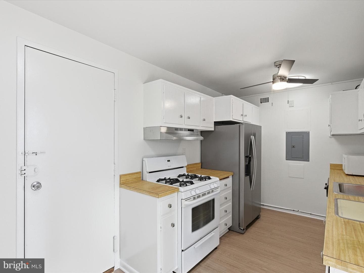 10201 Grosvenor Place #1001 photo 17