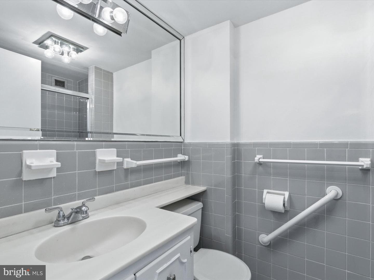 10201 Grosvenor Place #1001 photo 24