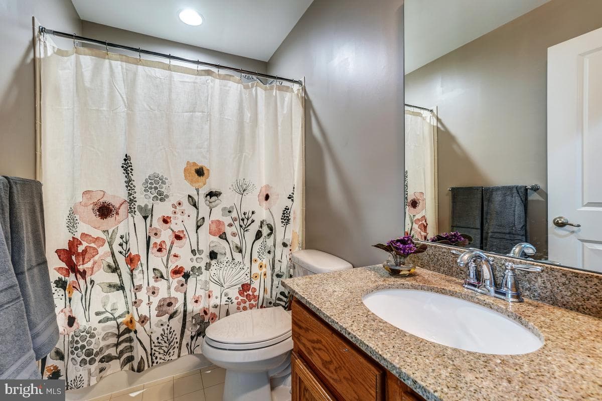 3925 Broadheath Circle photo 28