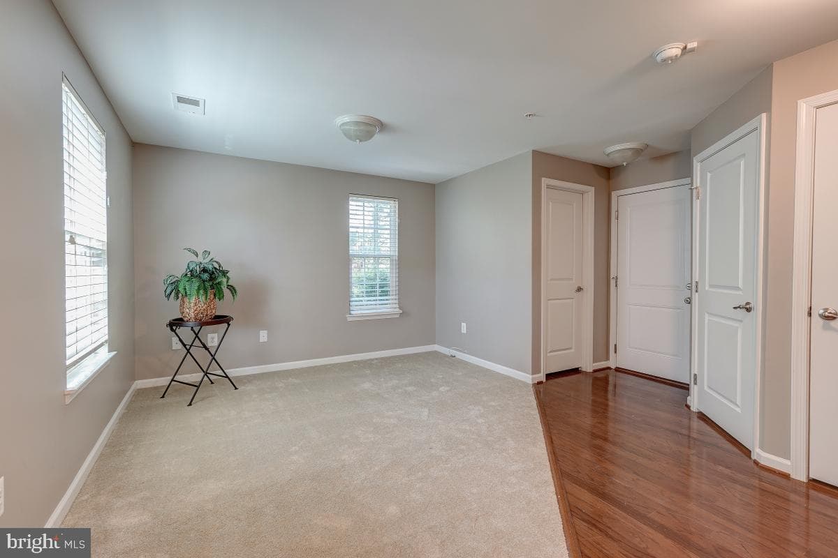 3925 Broadheath Circle photo 5