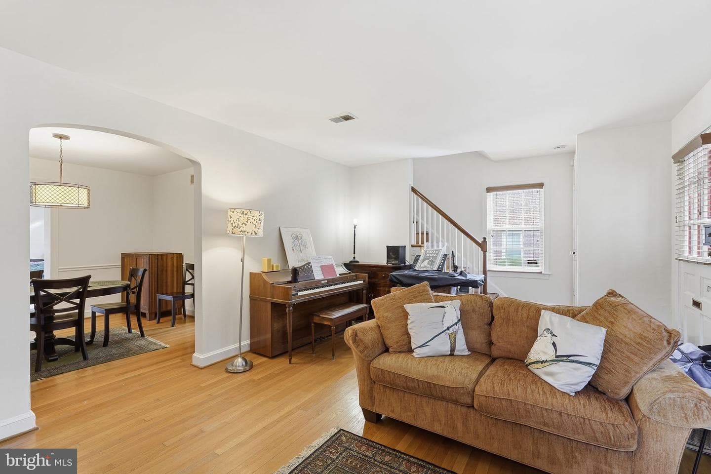 8209 Meadowbrook Lane photo 3
