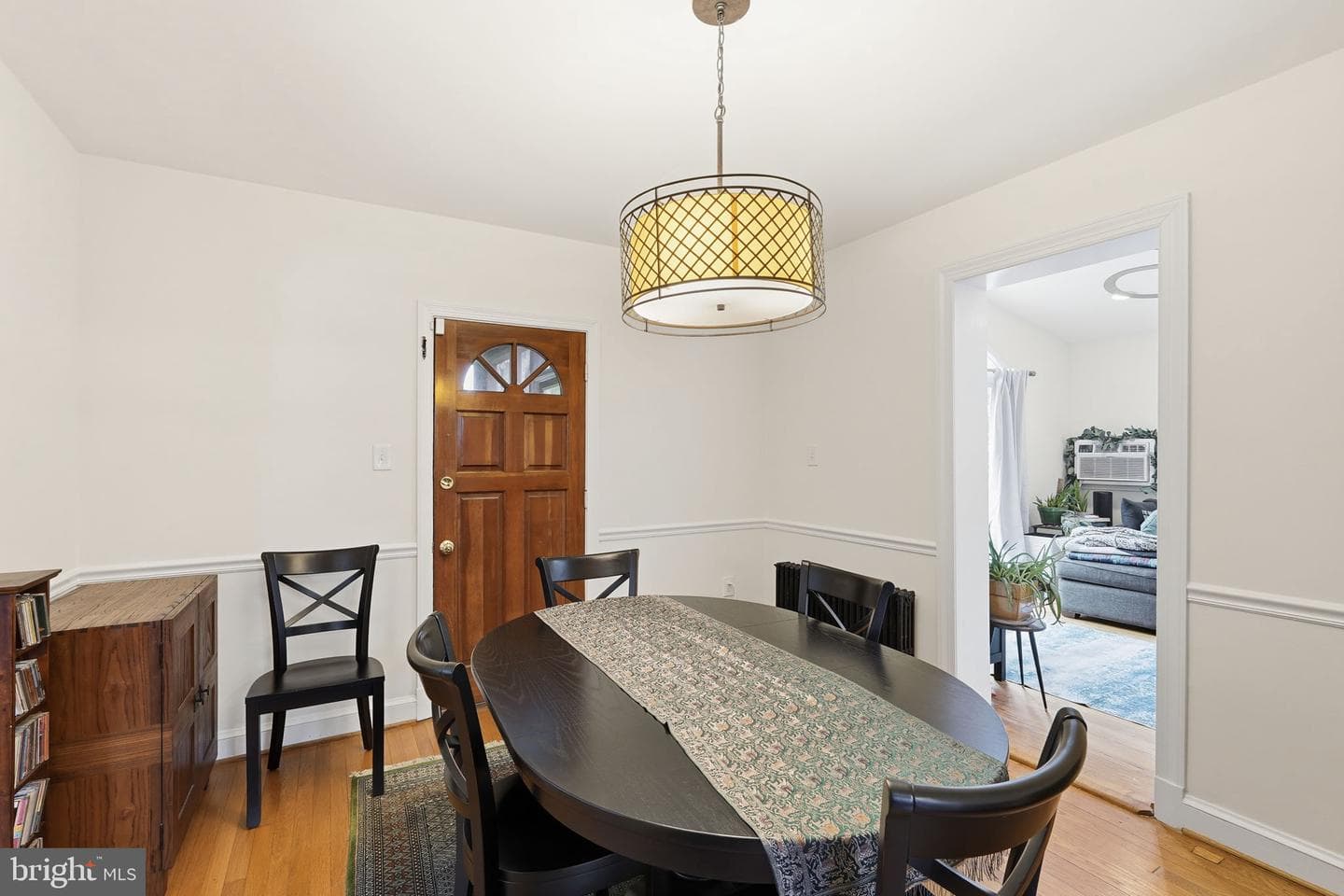 8209 Meadowbrook Lane photo 4