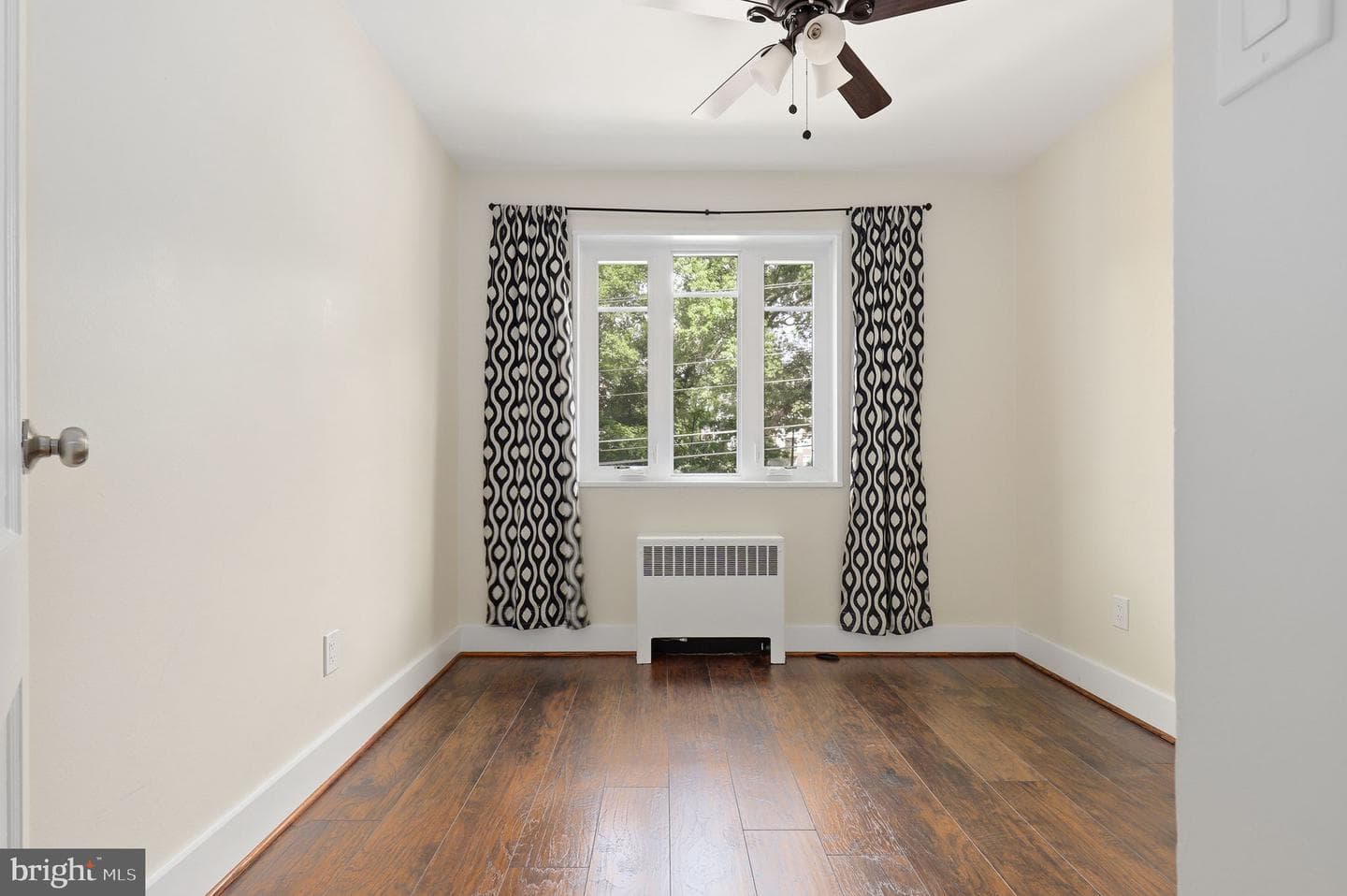 10315 Montrose Avenue #202 photo 16