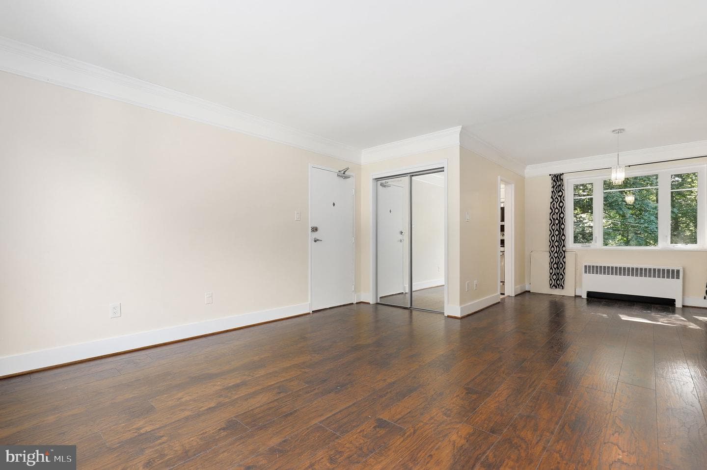 10315 Montrose Avenue #202 photo 5