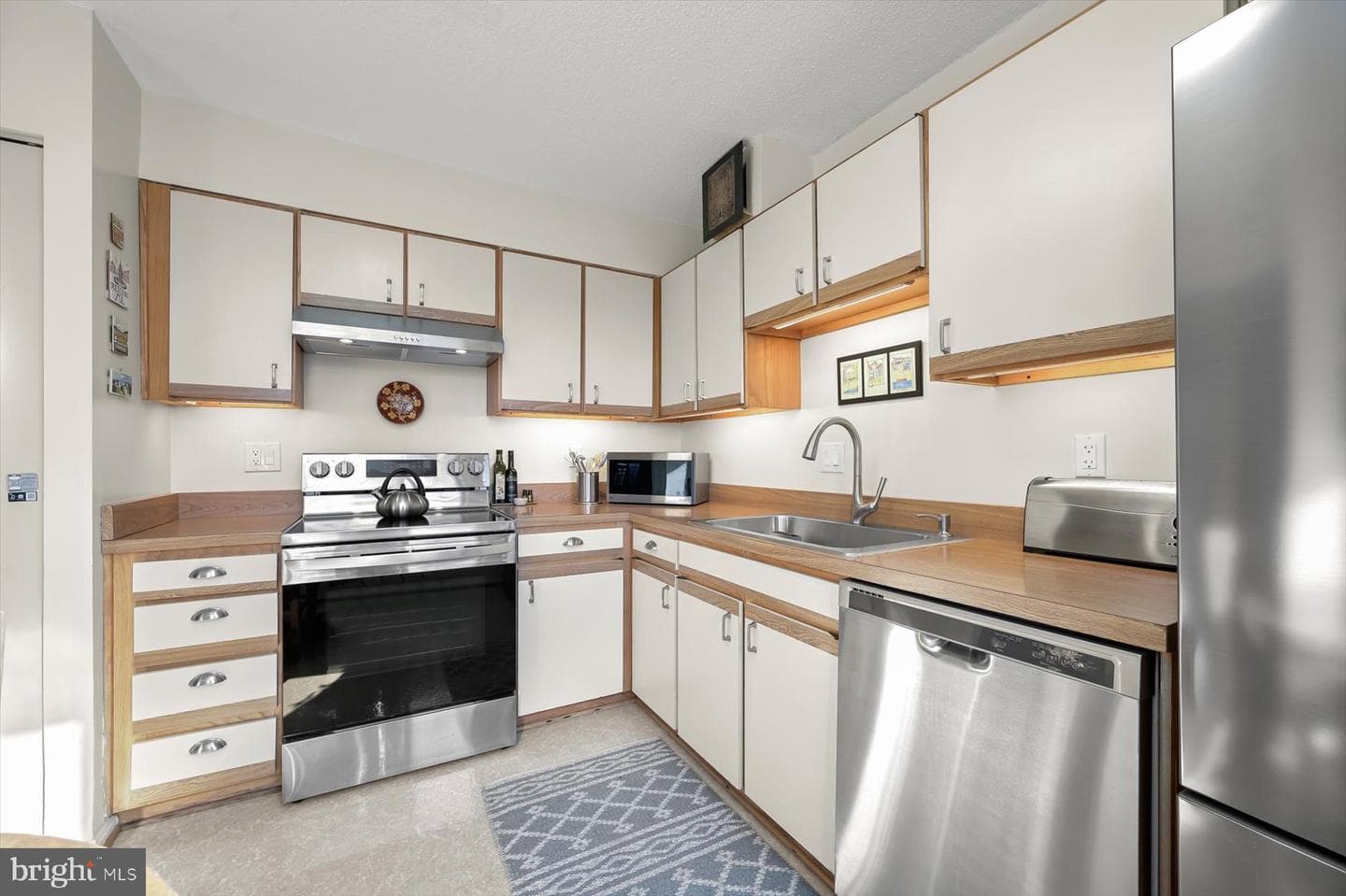 15107 Interlachen Drive #2-725 photo 19