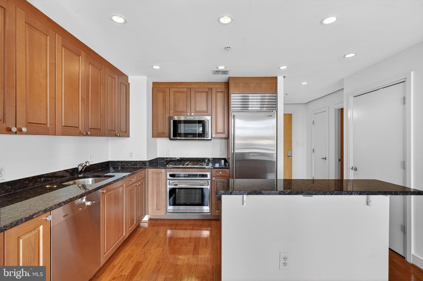 6820 Wisconsin Avenue #5004 photo 6