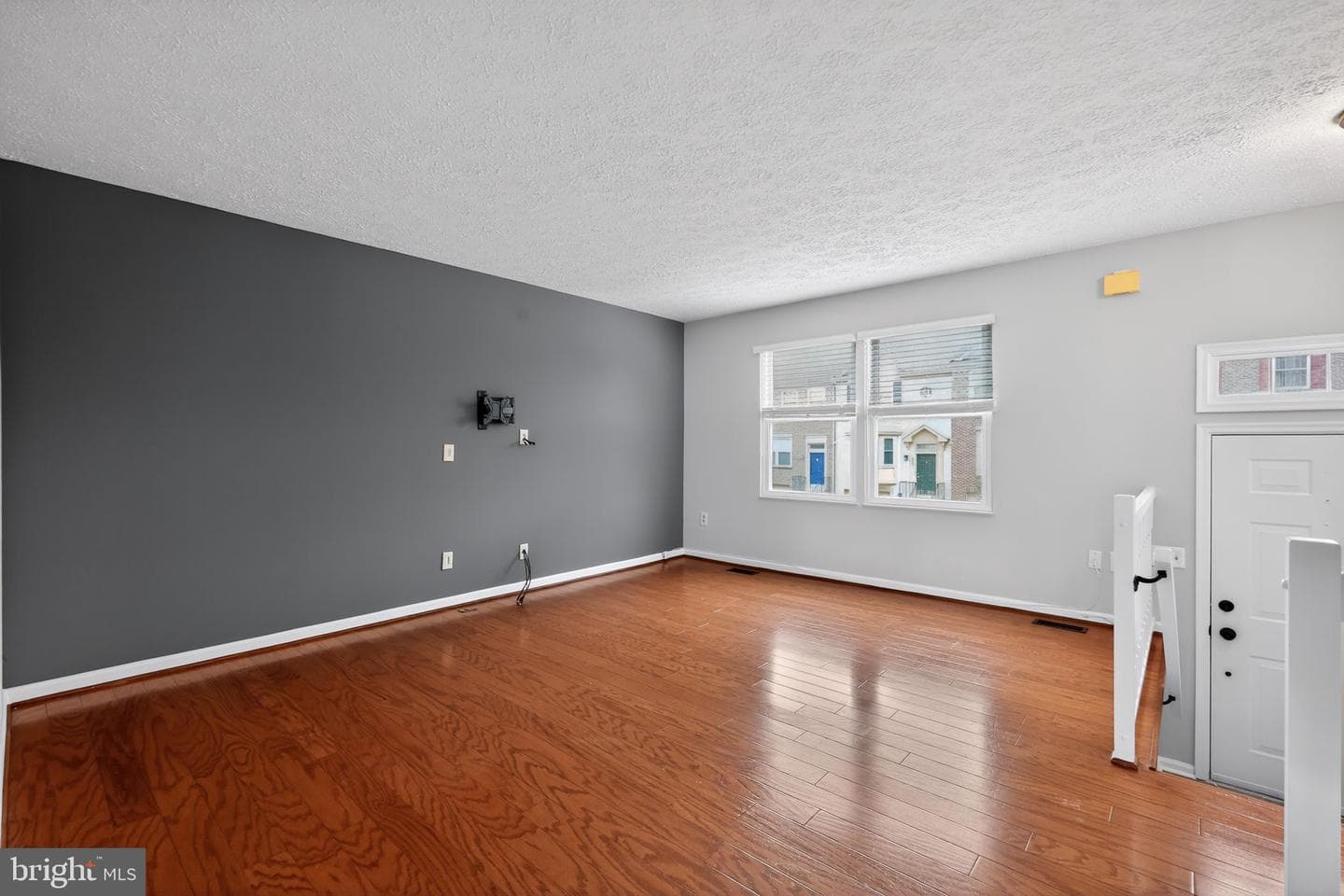 808 Suffield Drive photo 3