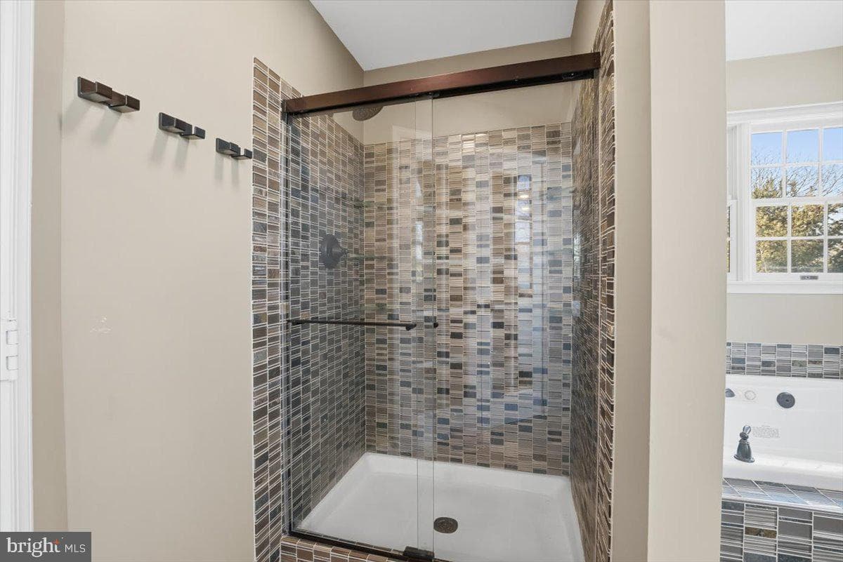 11221 Welland Street photo 34