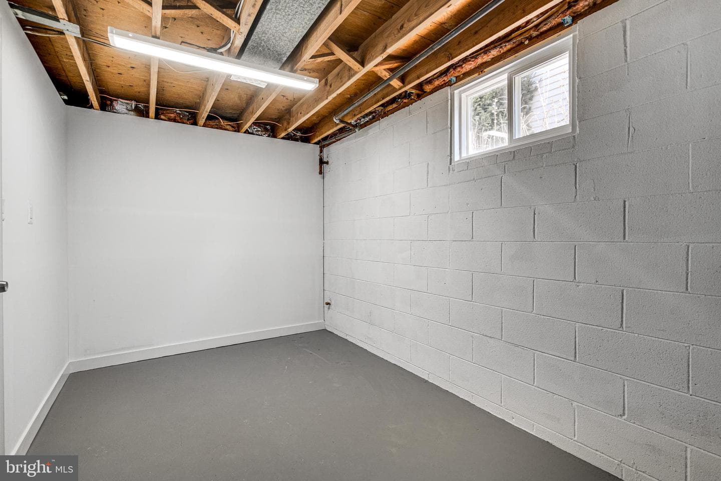 327 Howard Avenue photo 25