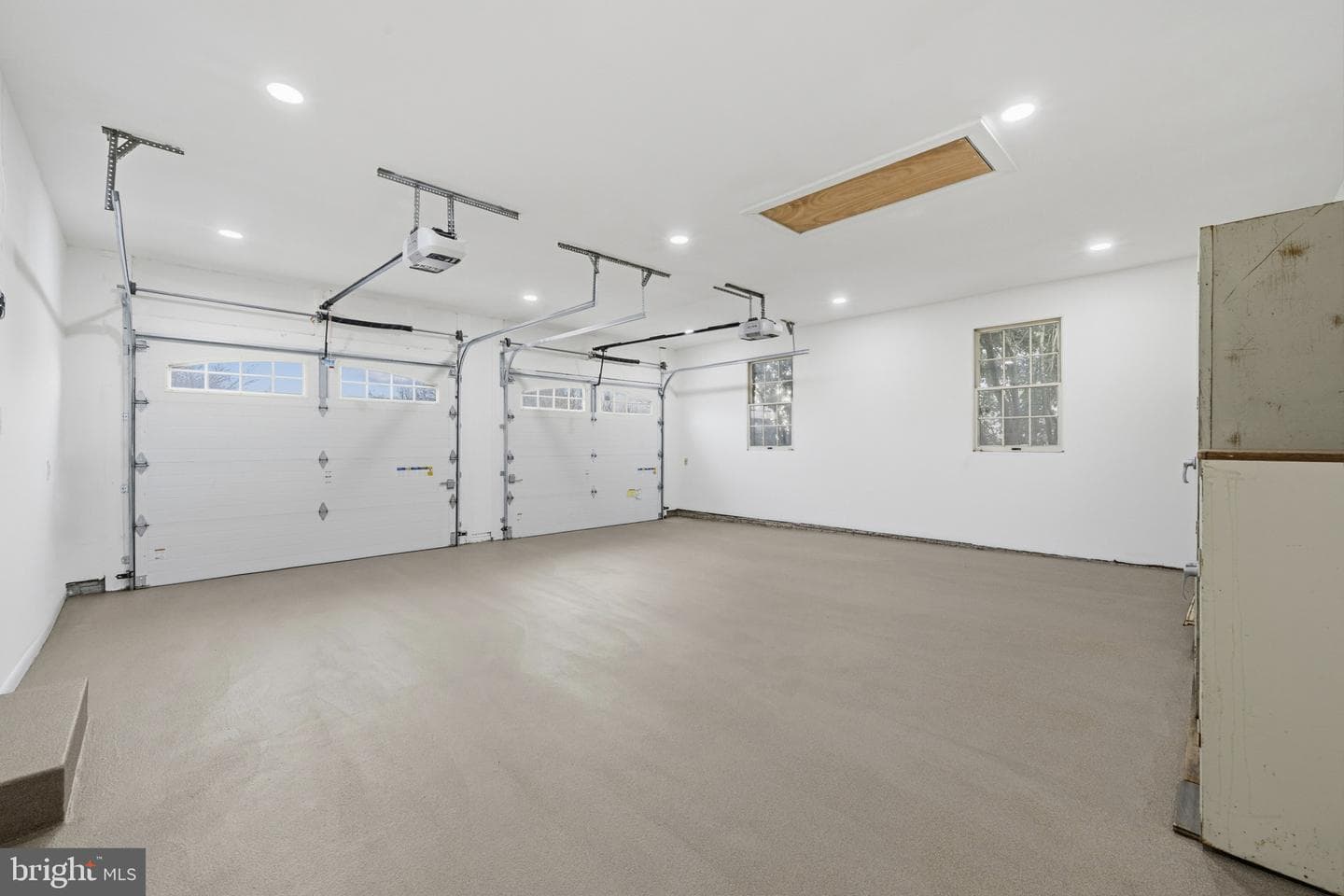 22340 Flintridge Drive photo 32