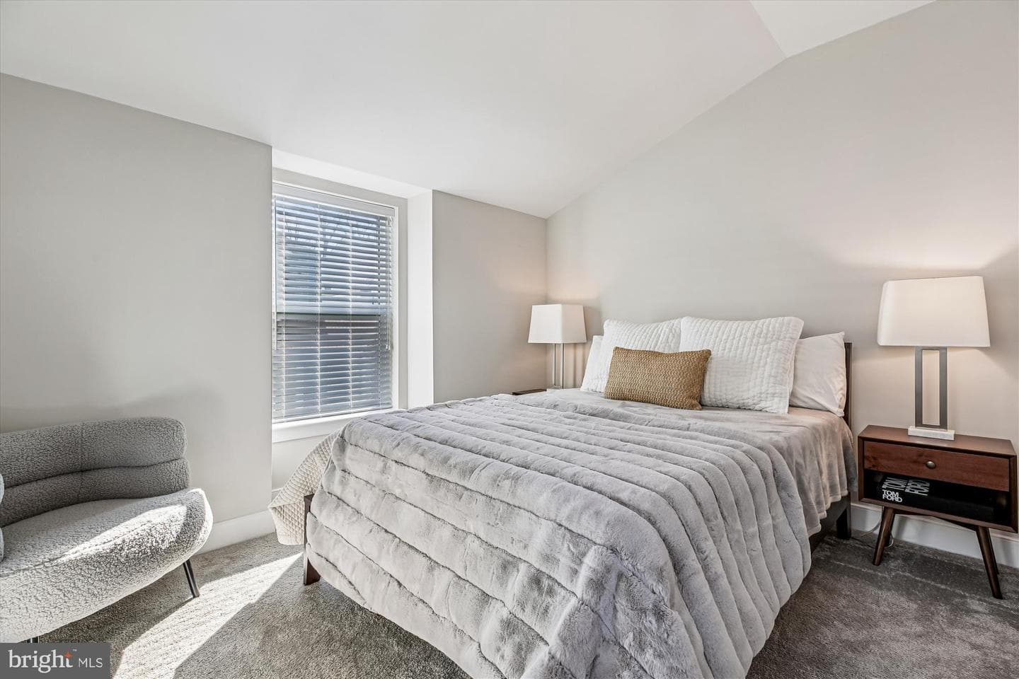 10340 Grosvenor Place photo 39