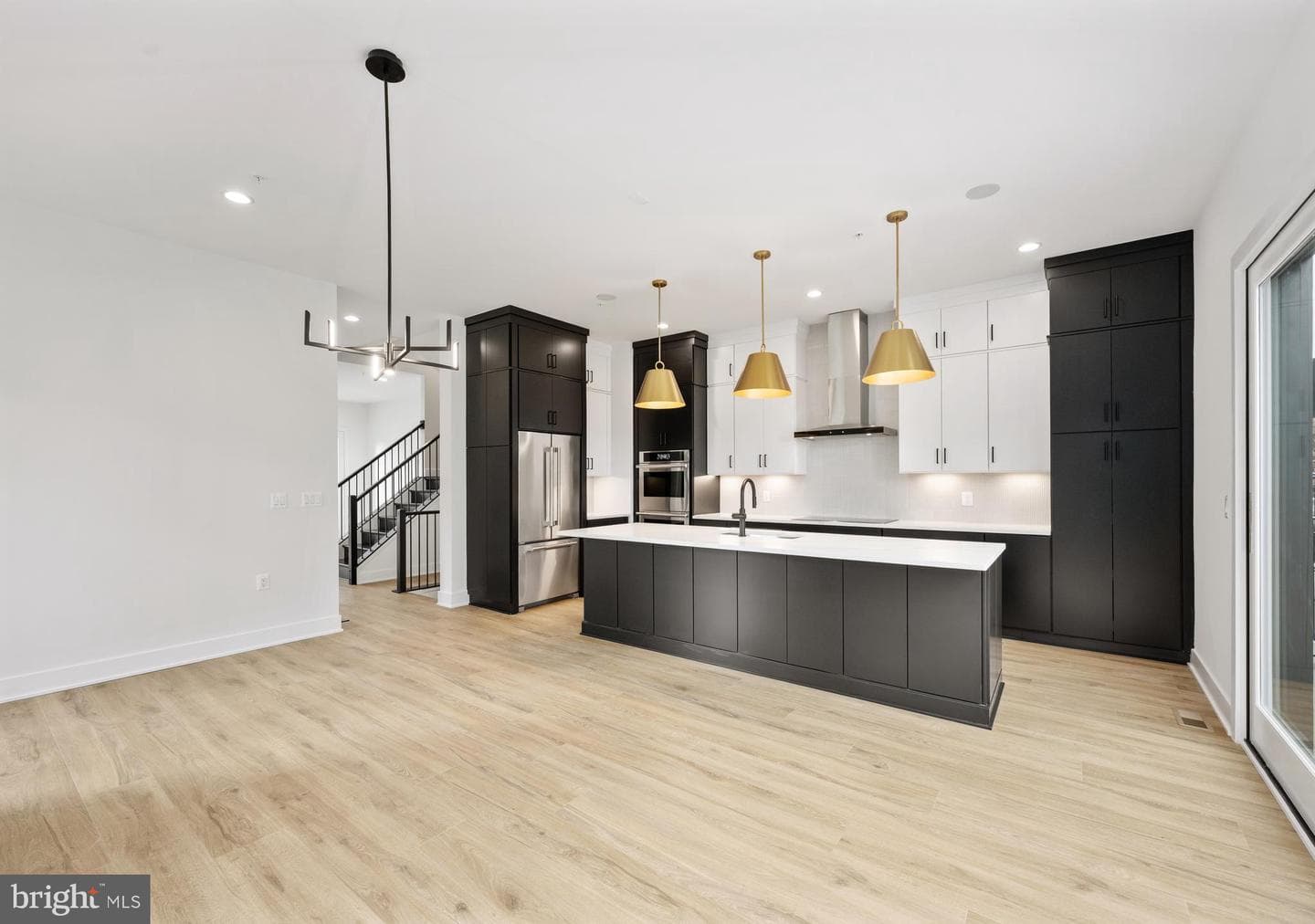 8616 Erdem Place photo 4