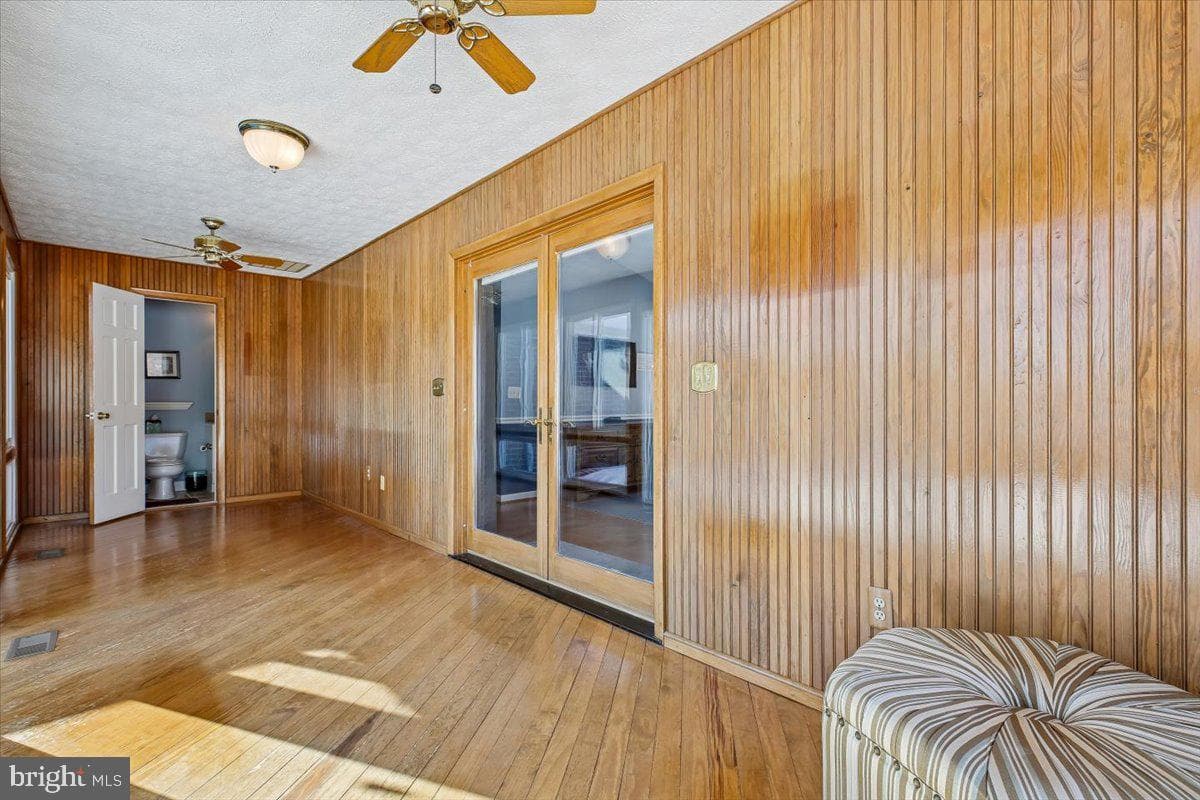 6205 Beechdale Court photo 30