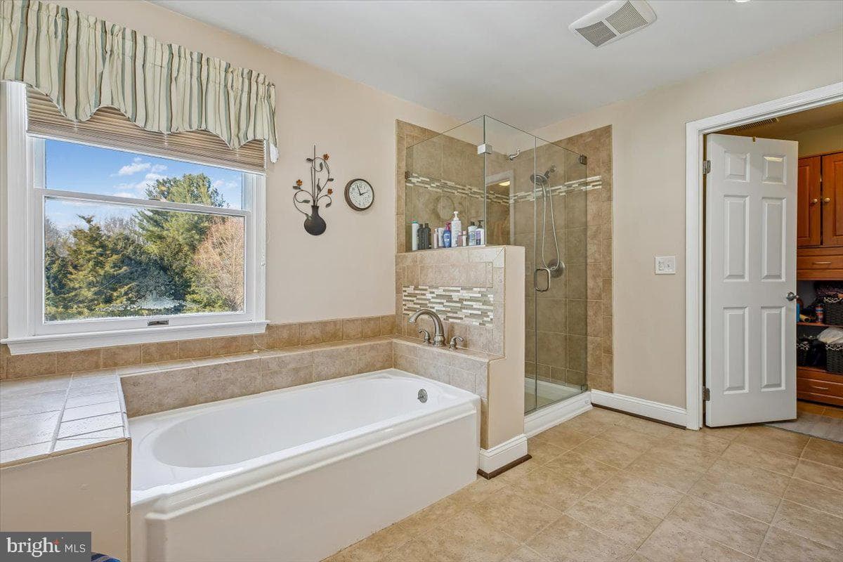 6205 Beechdale Court photo 33