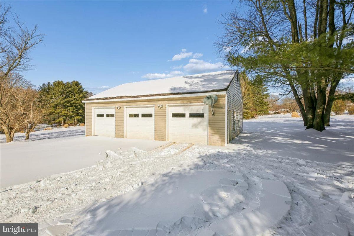 6205 Beechdale Court photo 56
