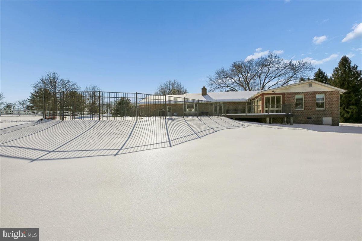 6205 Beechdale Court photo 63