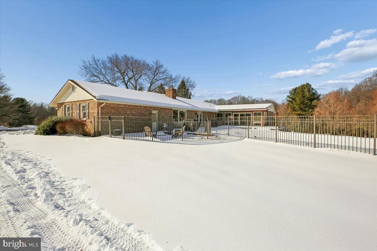 6205 Beechdale Court photo 67
