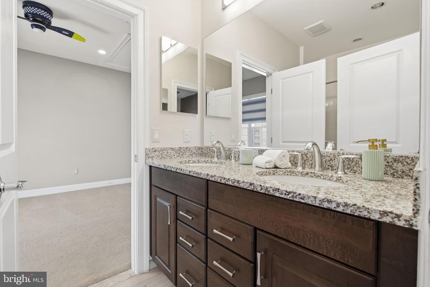 5338 Camberley Avenue photo 17