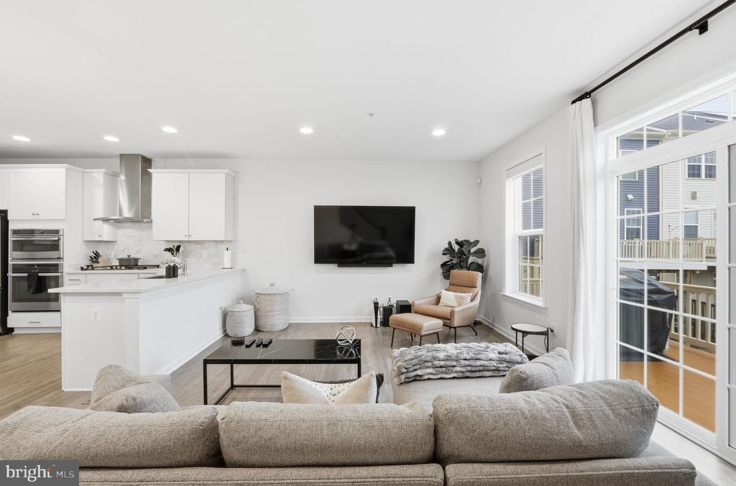 10237 Travilah Grove Circle photo 9