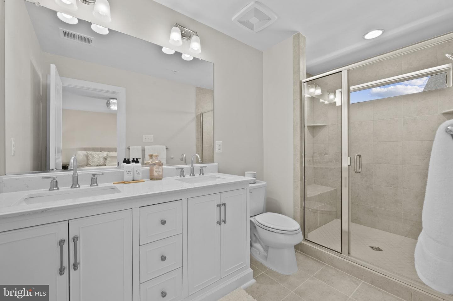 241 Goodall Street photo 26