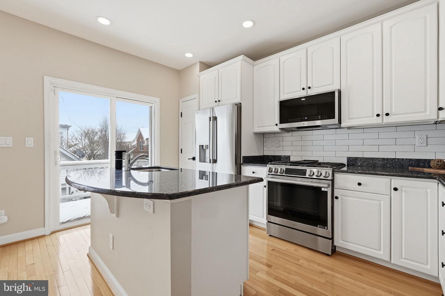 302 Fallsgrove Drive photo 11