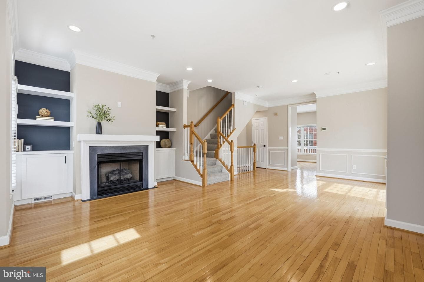 302 Fallsgrove Drive photo 21