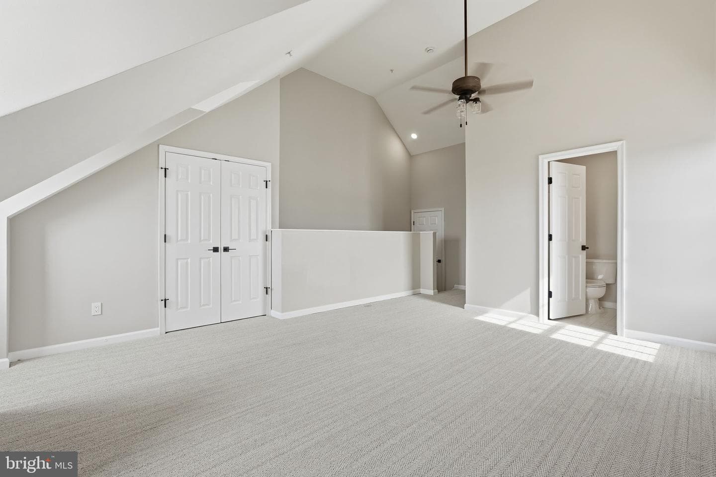 302 Fallsgrove Drive photo 34
