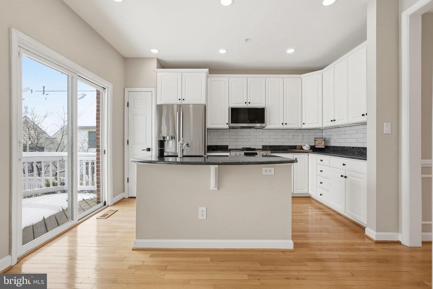 302 Fallsgrove Drive photo 9
