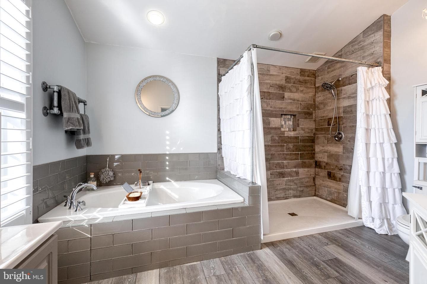 18425 Snowberry Way photo 23