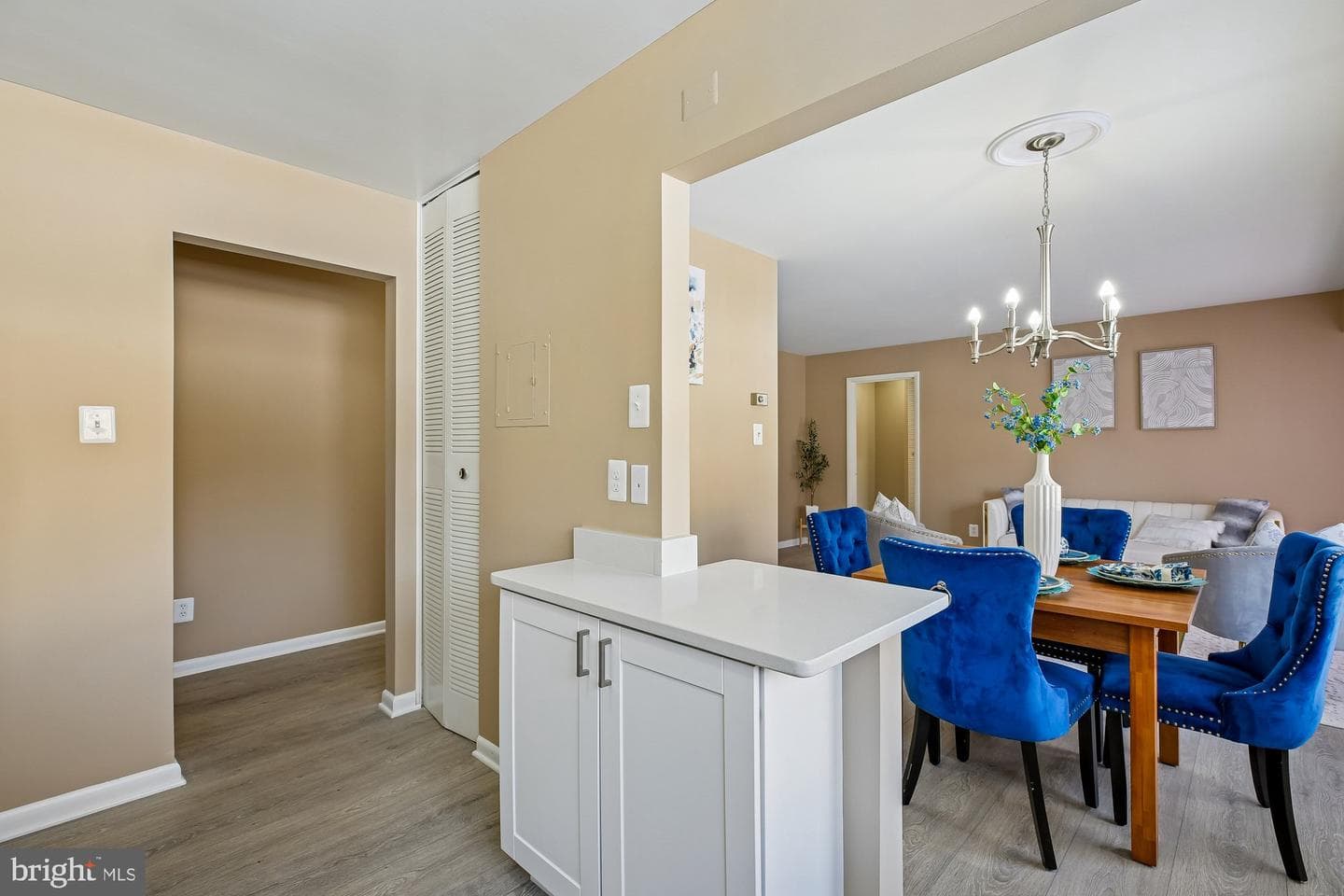 10625 Montrose Avenue #10625 #104 photo 8