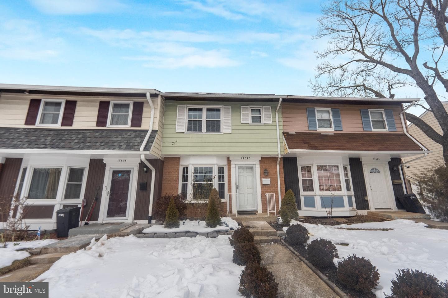 17610 Larchmont Terrace photo 1