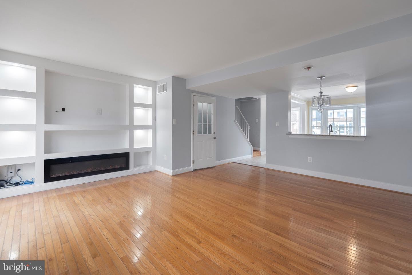 17610 Larchmont Terrace photo 21