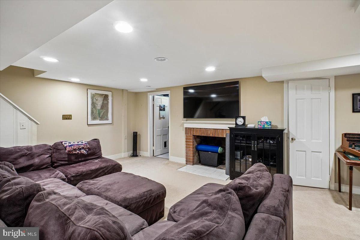 8008 Aberdeen Road photo 36