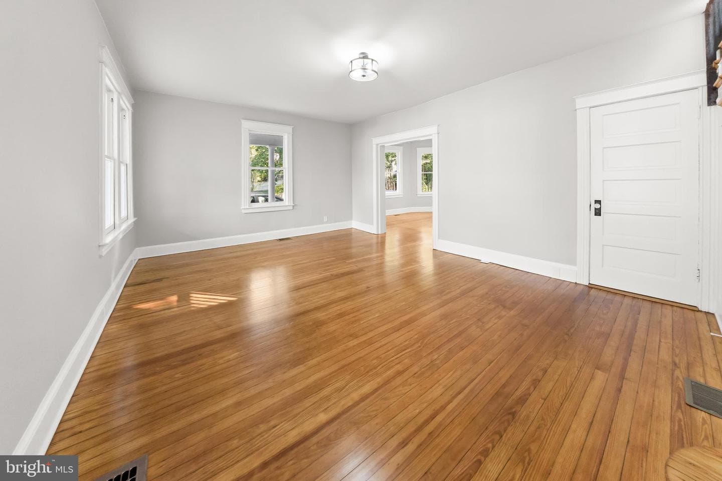 10220 Capitol View Avenue photo 10